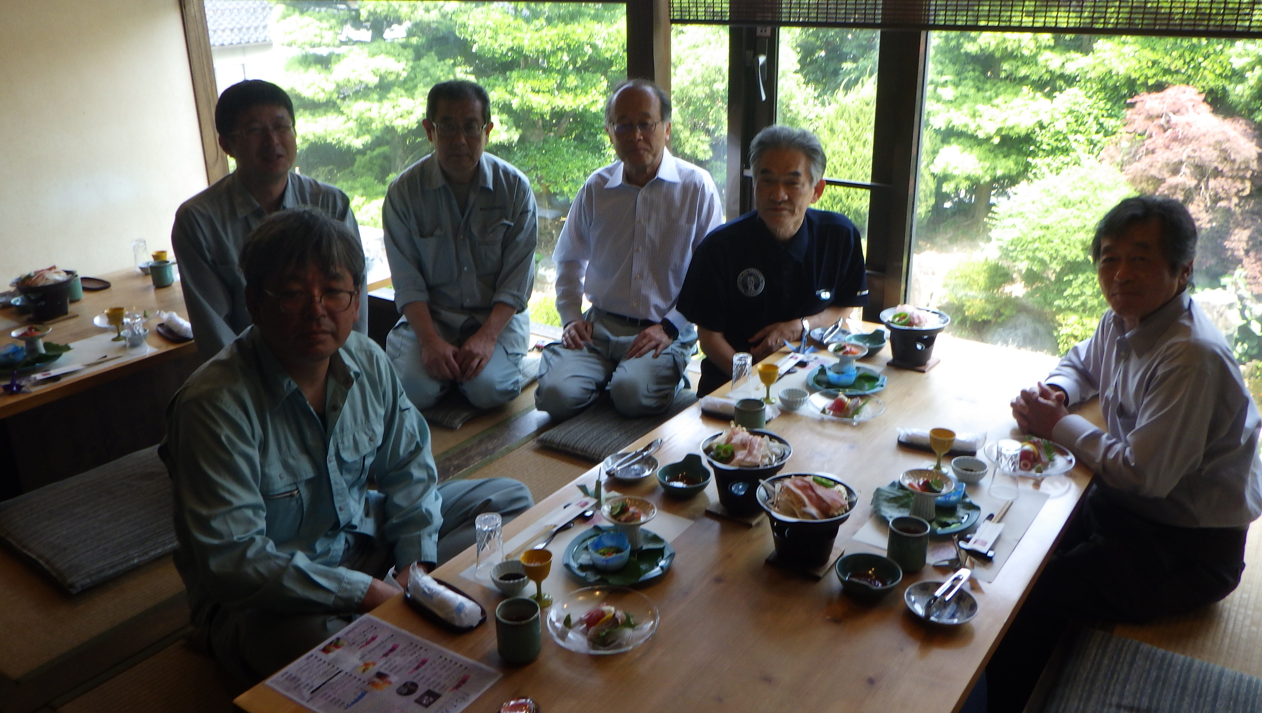 昼食会